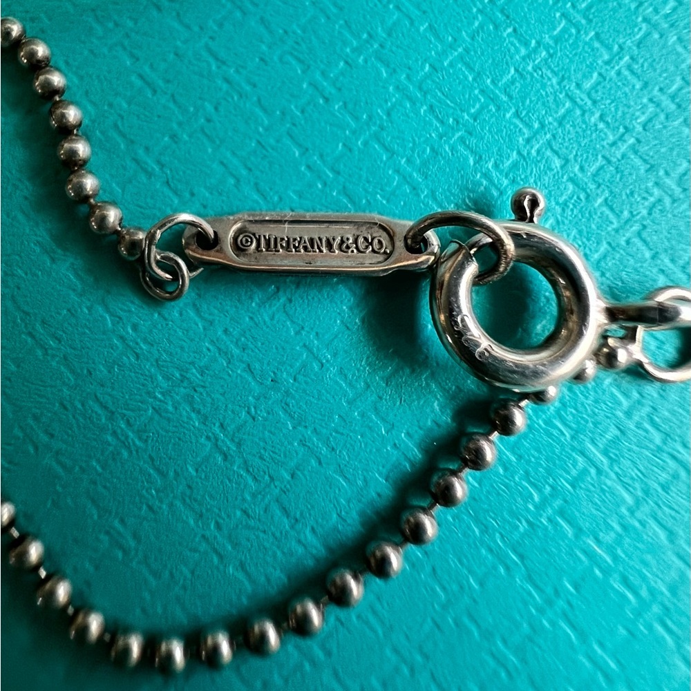 Tiffany Notes Alphabet A large disc charm necklace - Picture 12 of 13